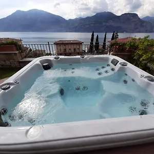Bmp Deluxe 2 Jacuzzi Riscaldata Privata Vista Di Garda Ferienhaus Brenzone sul Garda