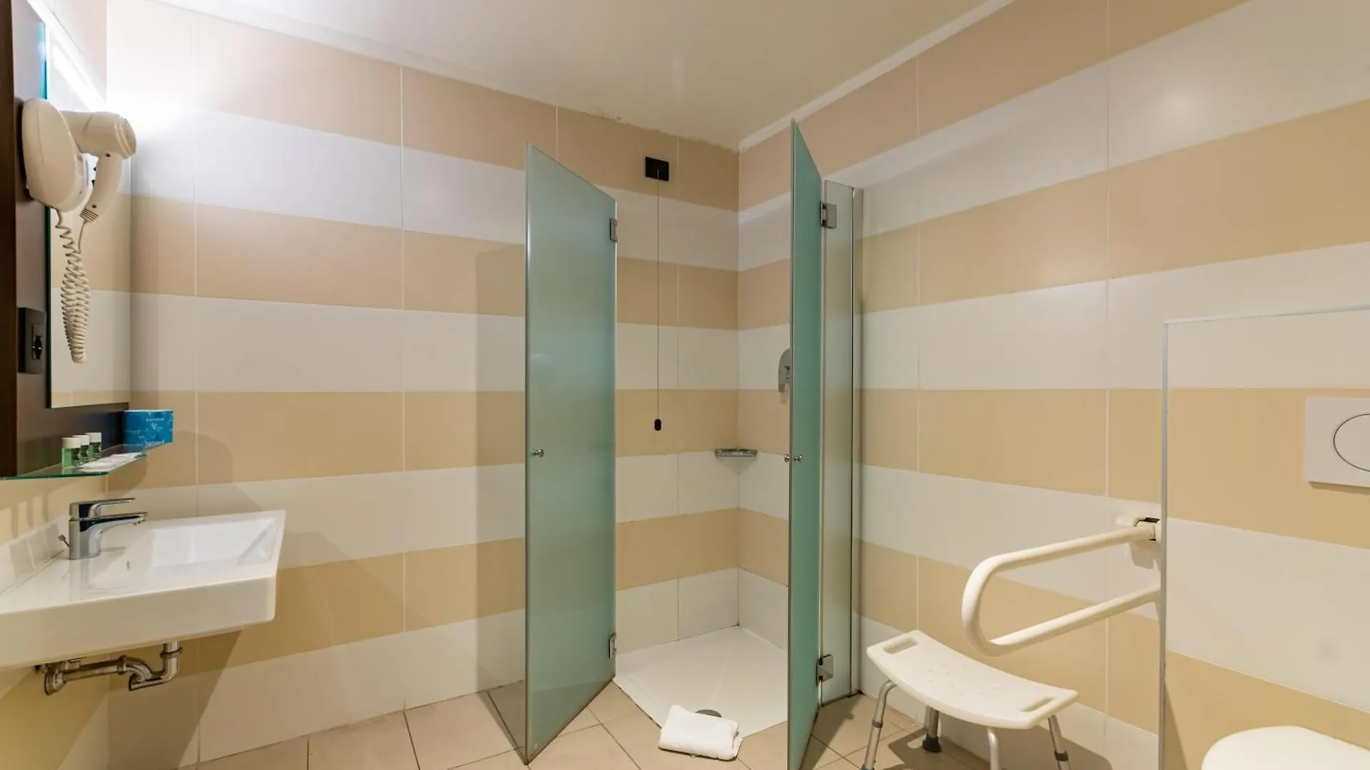 B&B Hotel Genova Principe 3*,